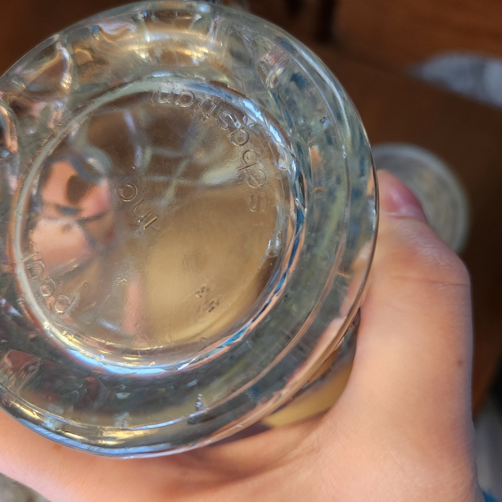 Clear Glass Diamond Pattern Mugs - Picture 4 of 4